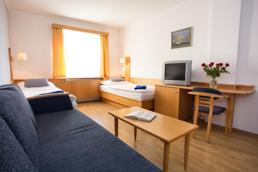 Hotel Laguna Ceske Budejovice Room photo
